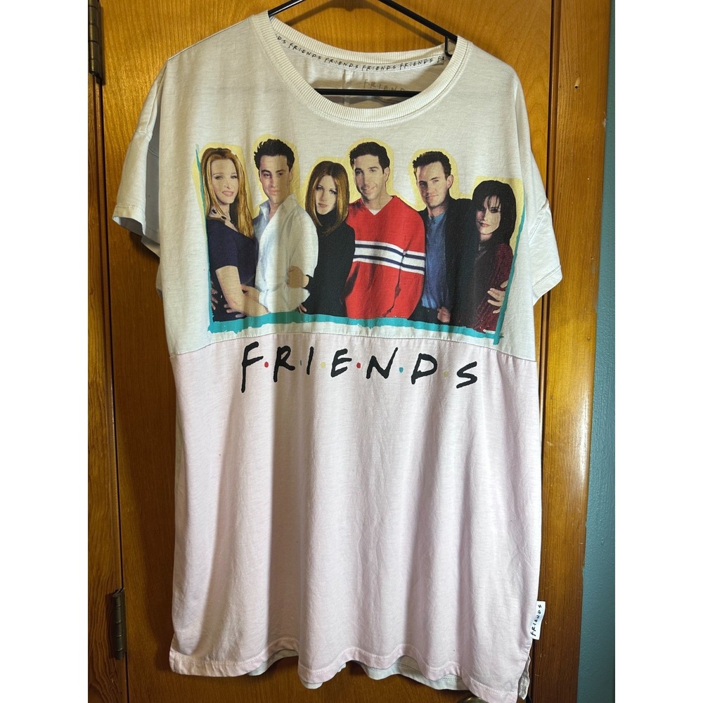 FRIENDS TV Show Graphic Pink and White Sleepshirt Nightgown Women's Size XL